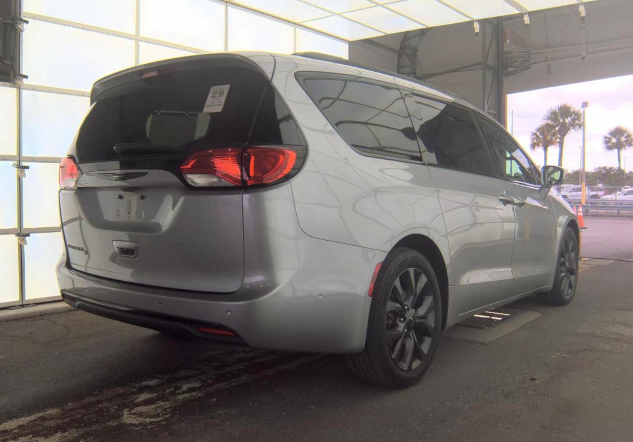 Chrysler Pacifica  2018