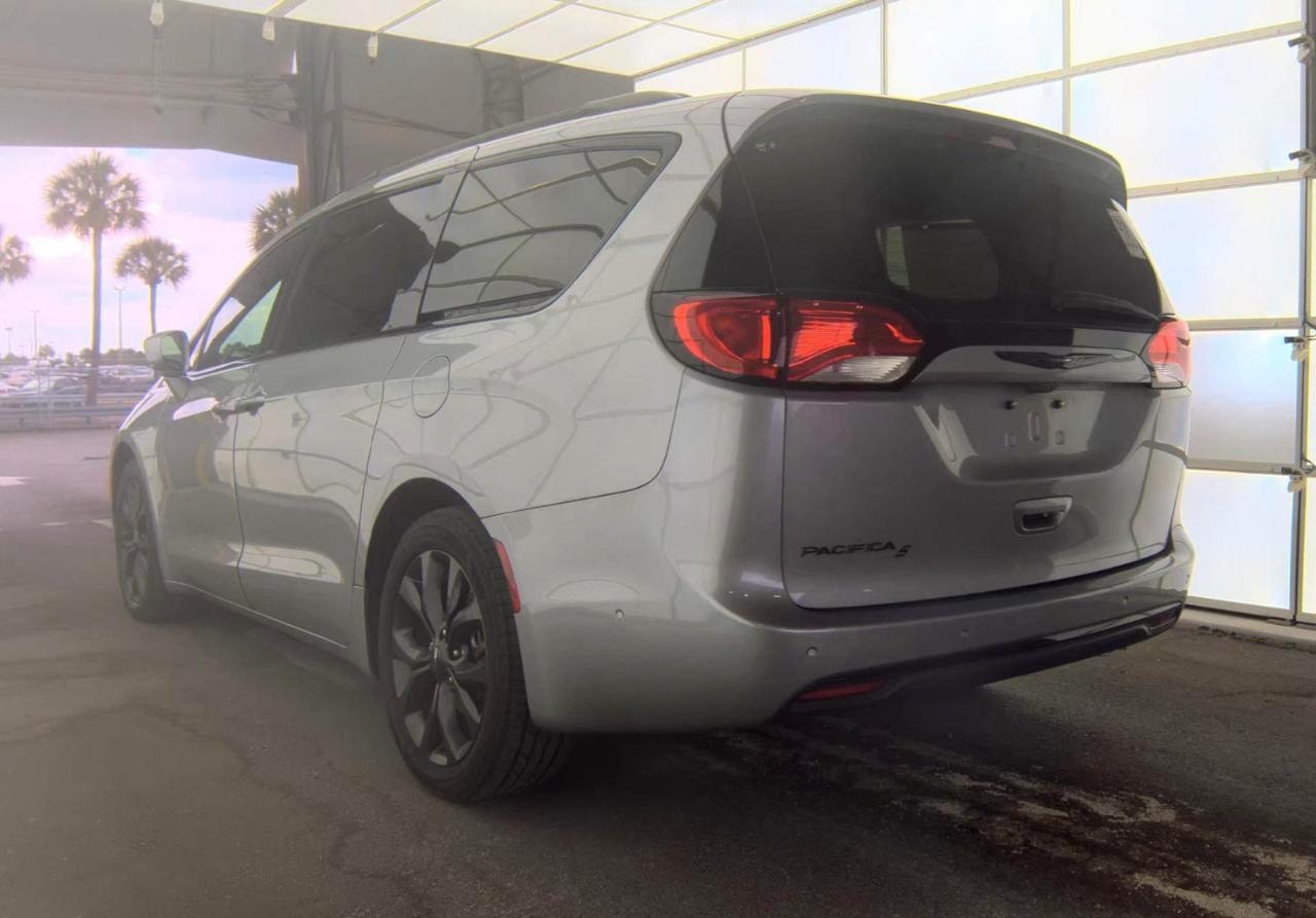 Chrysler Pacifica  2018