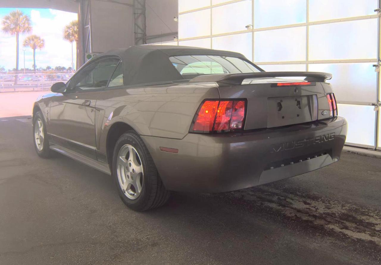 Ford Mustang  2002