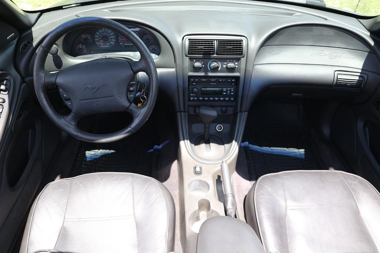 Ford Mustang  2002