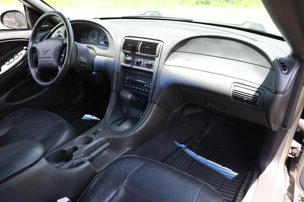 Ford Mustang  2002