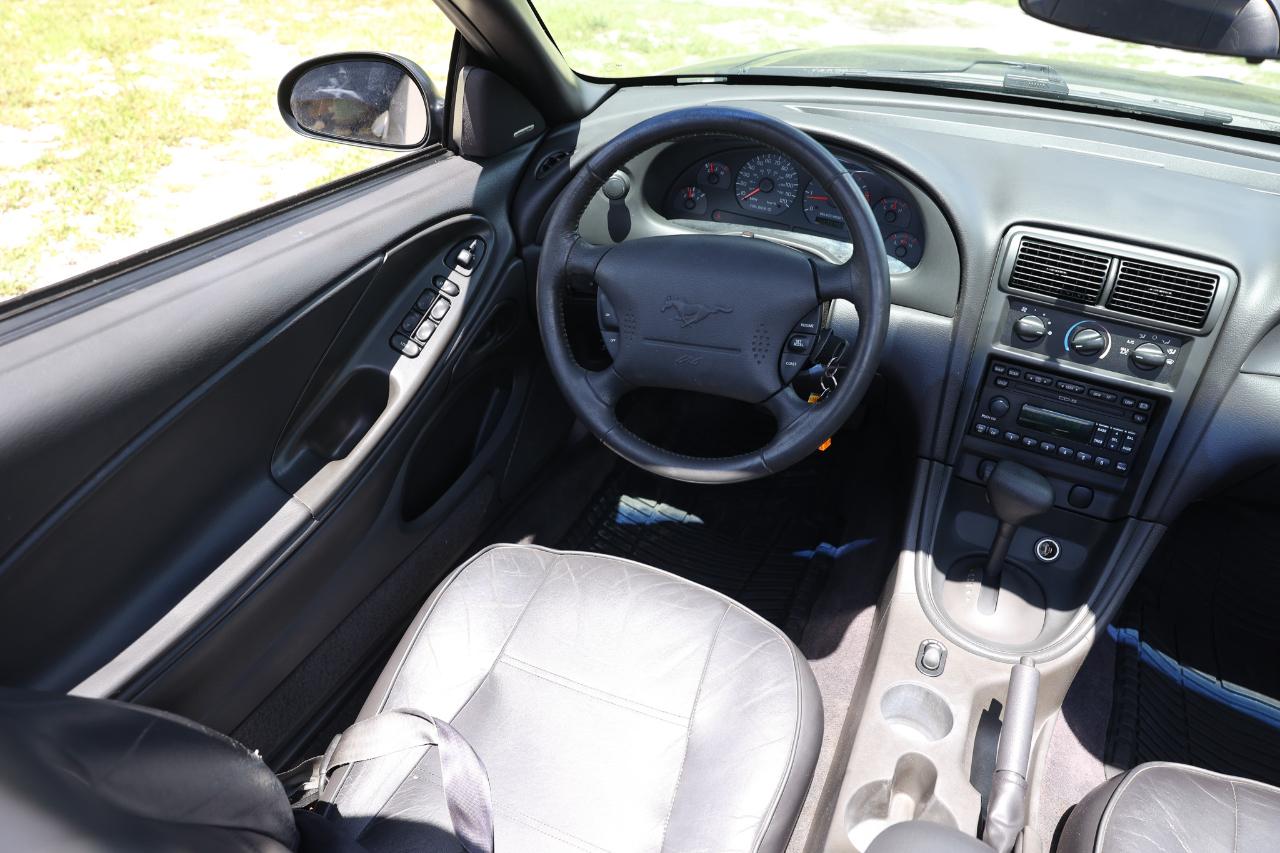 Ford Mustang  2002
