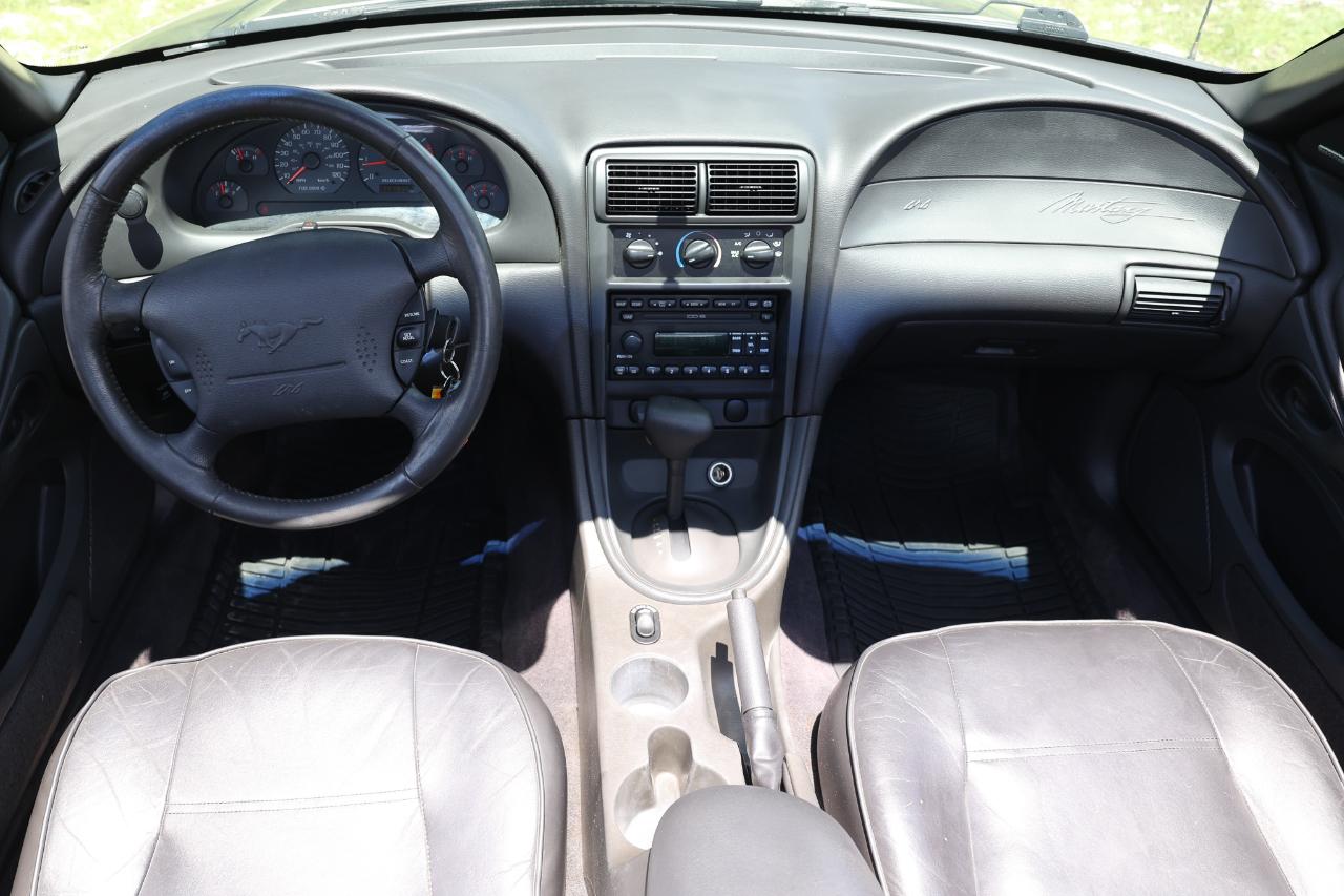 Ford Mustang  2002