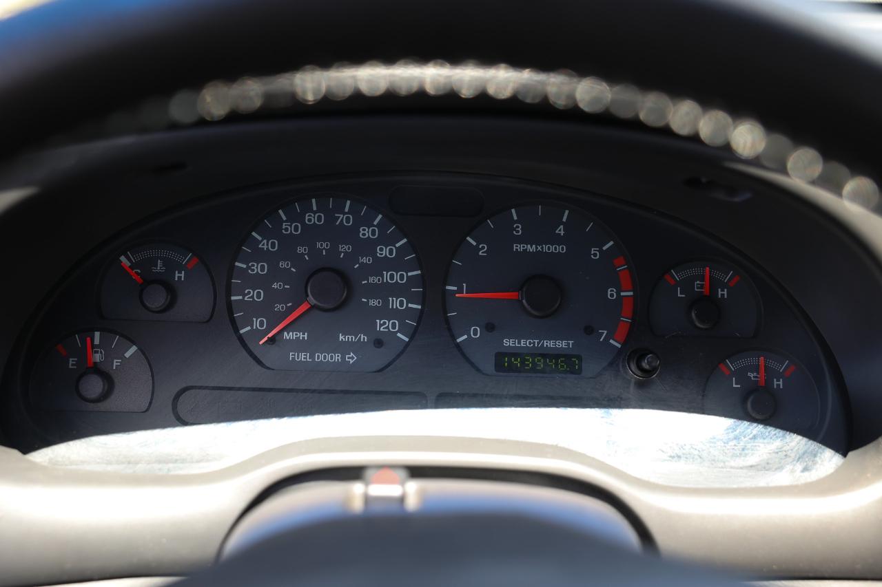 Ford Mustang  2002