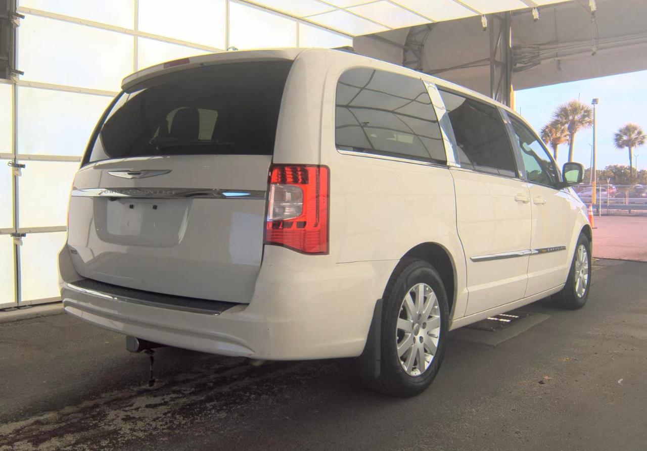 Chrysler Town & Country  2013