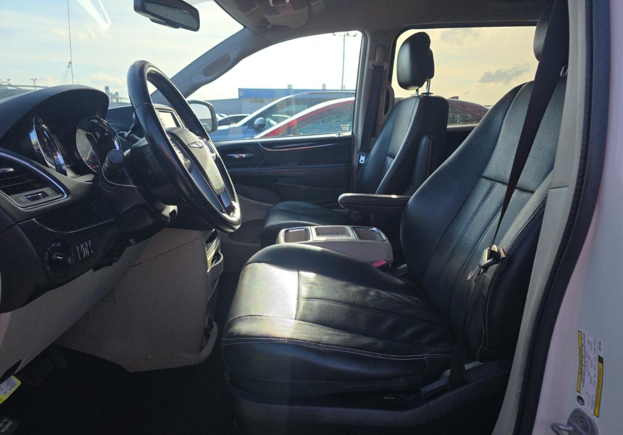 Chrysler Town & Country  2013