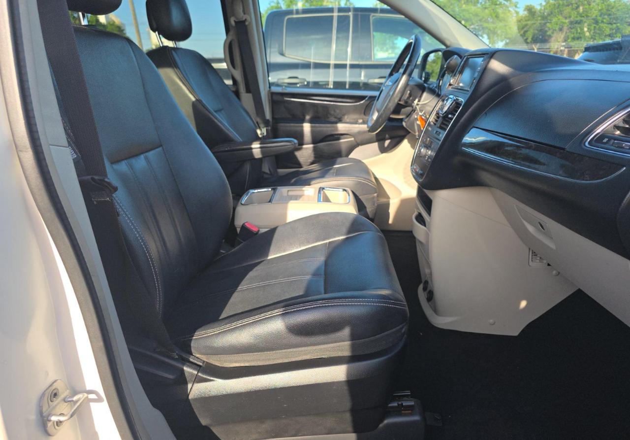 Chrysler Town & Country  2013