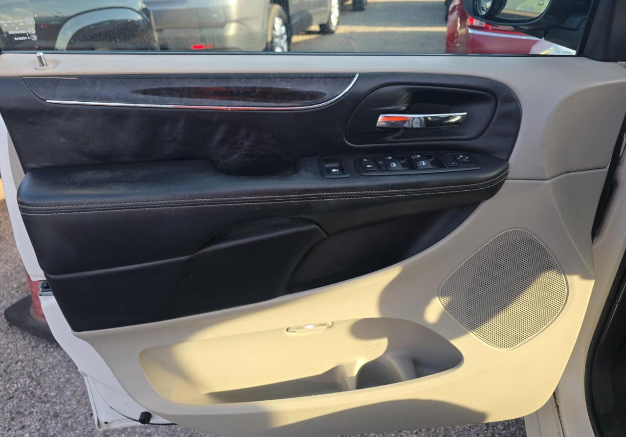 Chrysler Town & Country  2013