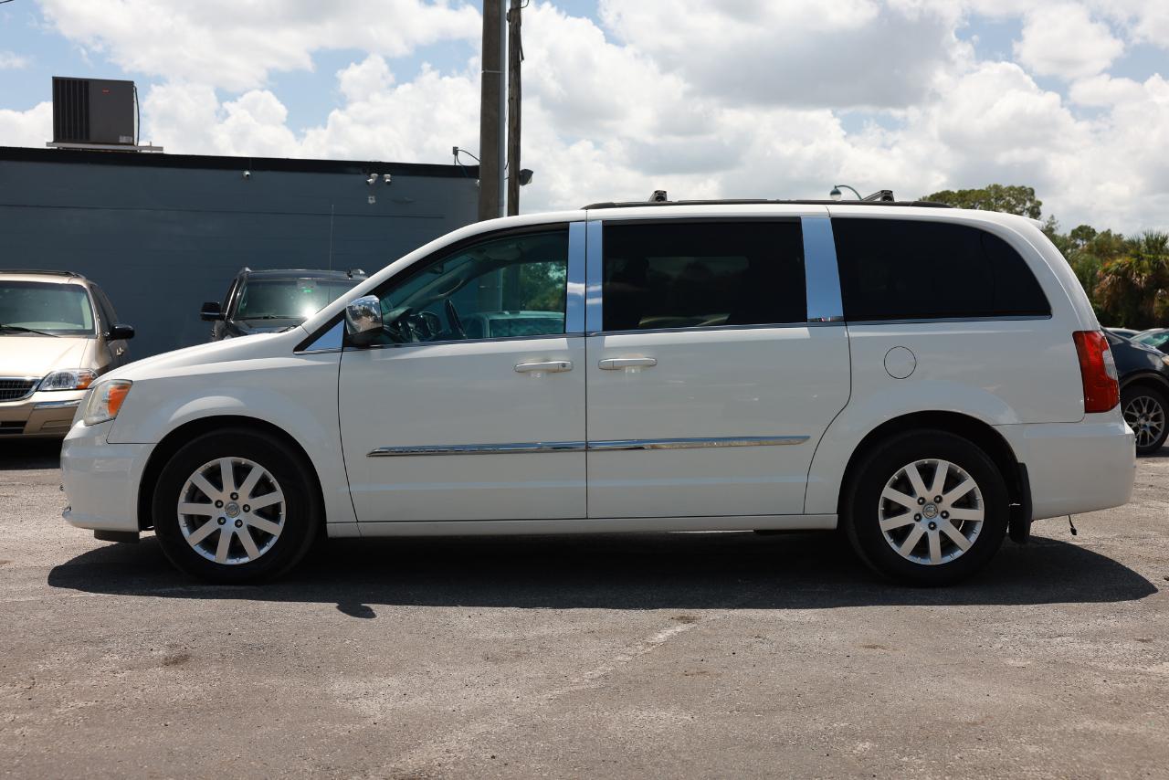 Chrysler Town & Country  2013