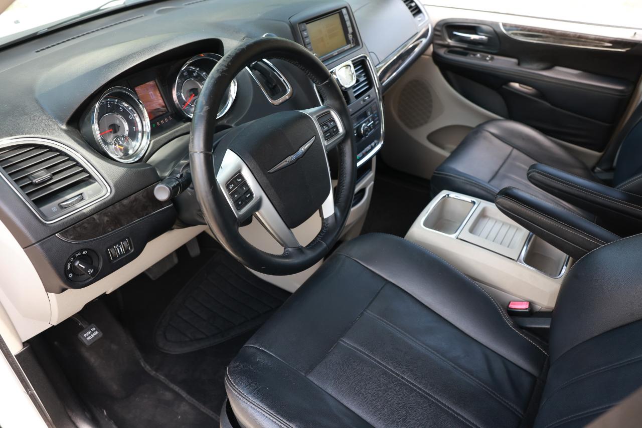 Chrysler Town & Country  2013