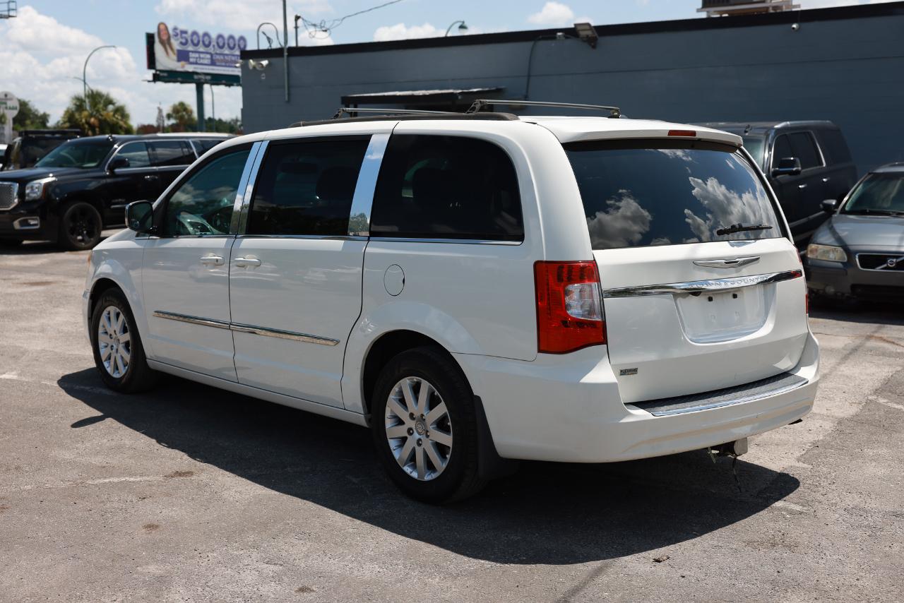 Chrysler Town & Country  2013