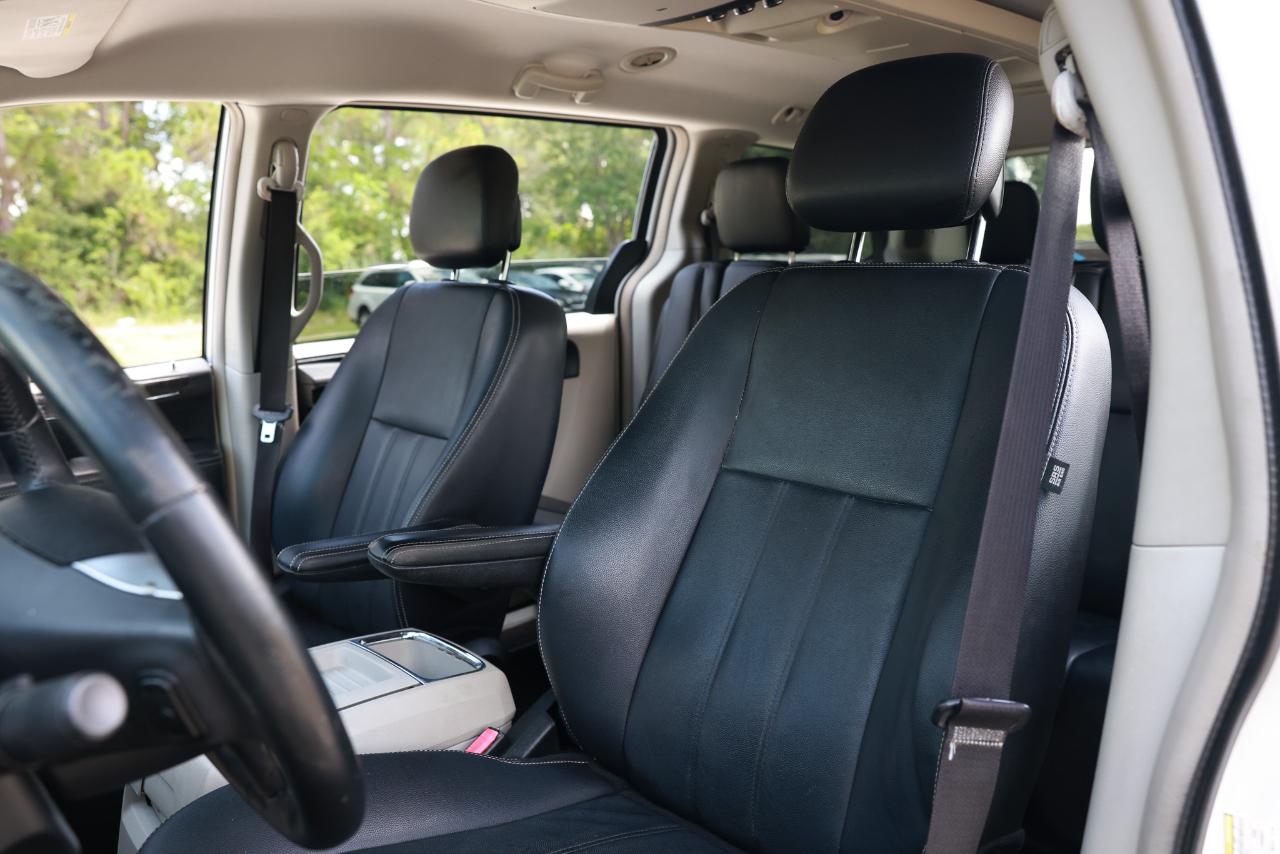 Chrysler Town & Country  2013