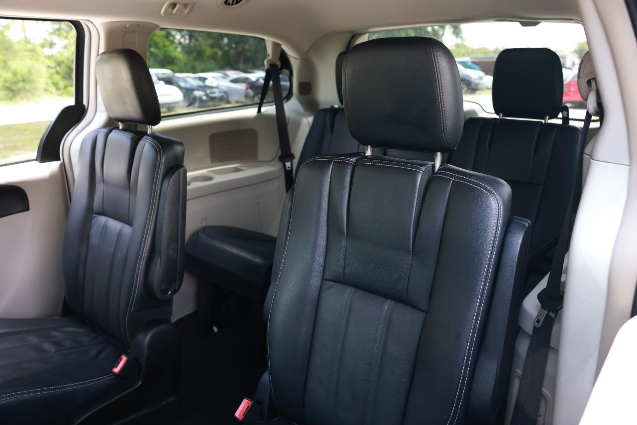 Chrysler Town & Country  2013
