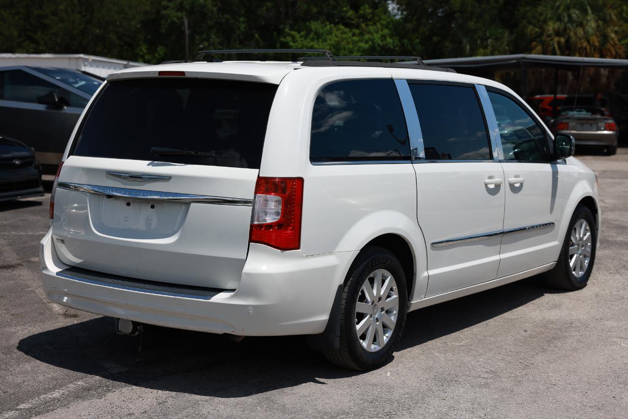 Chrysler Town & Country  2013