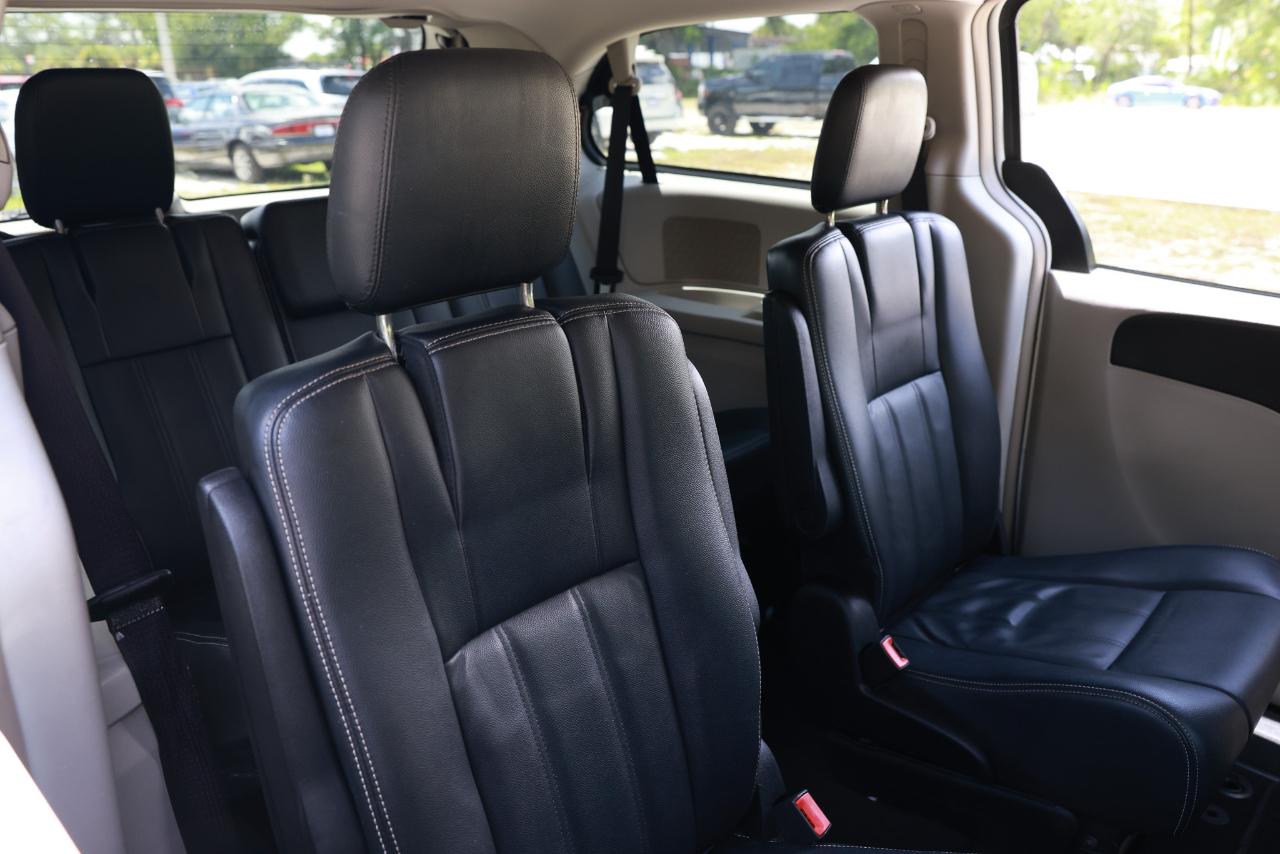 Chrysler Town & Country  2013