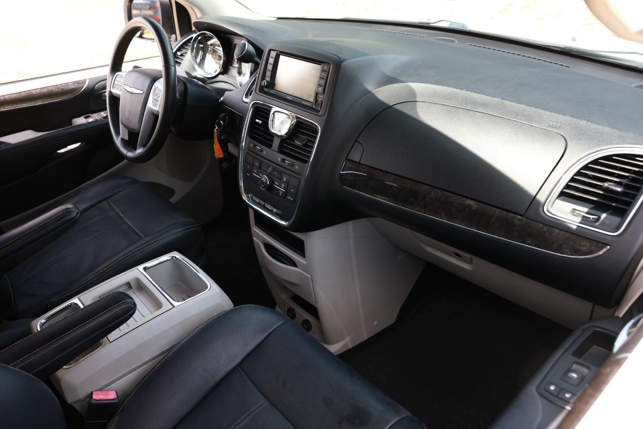 Chrysler Town & Country  2013