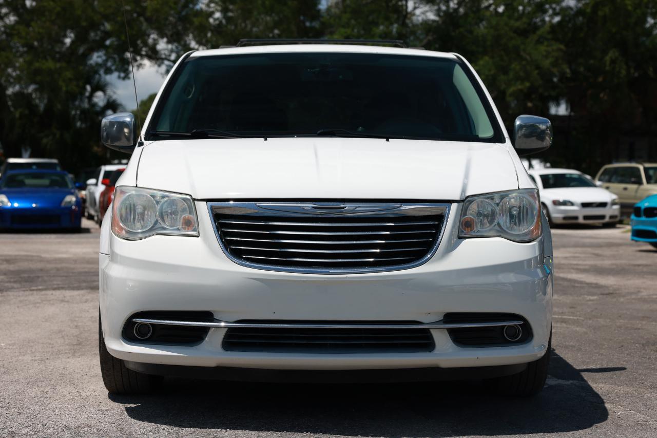 Chrysler Town & Country  2013