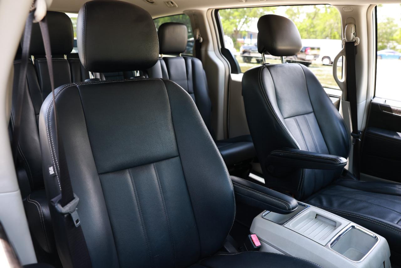 Chrysler Town & Country  2013