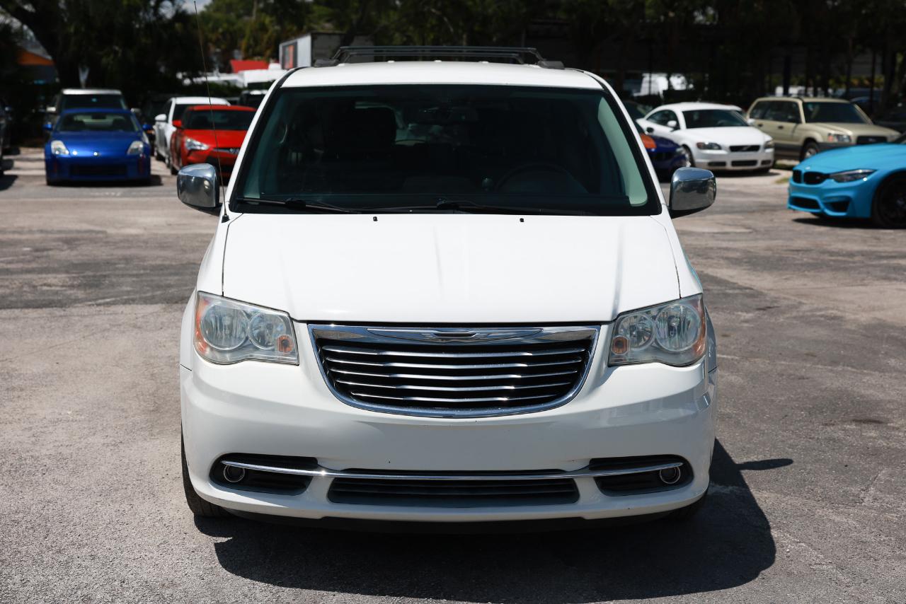 Chrysler Town & Country  2013