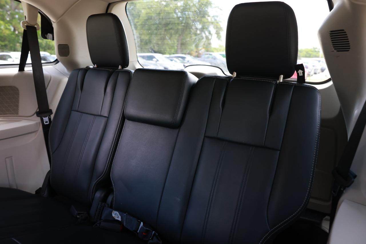 Chrysler Town & Country  2013