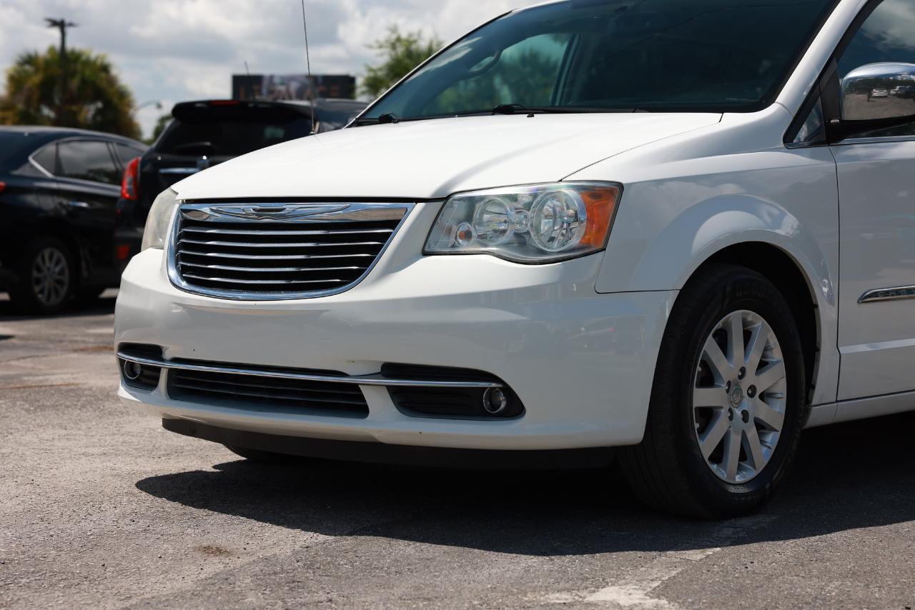 Chrysler Town & Country  2013