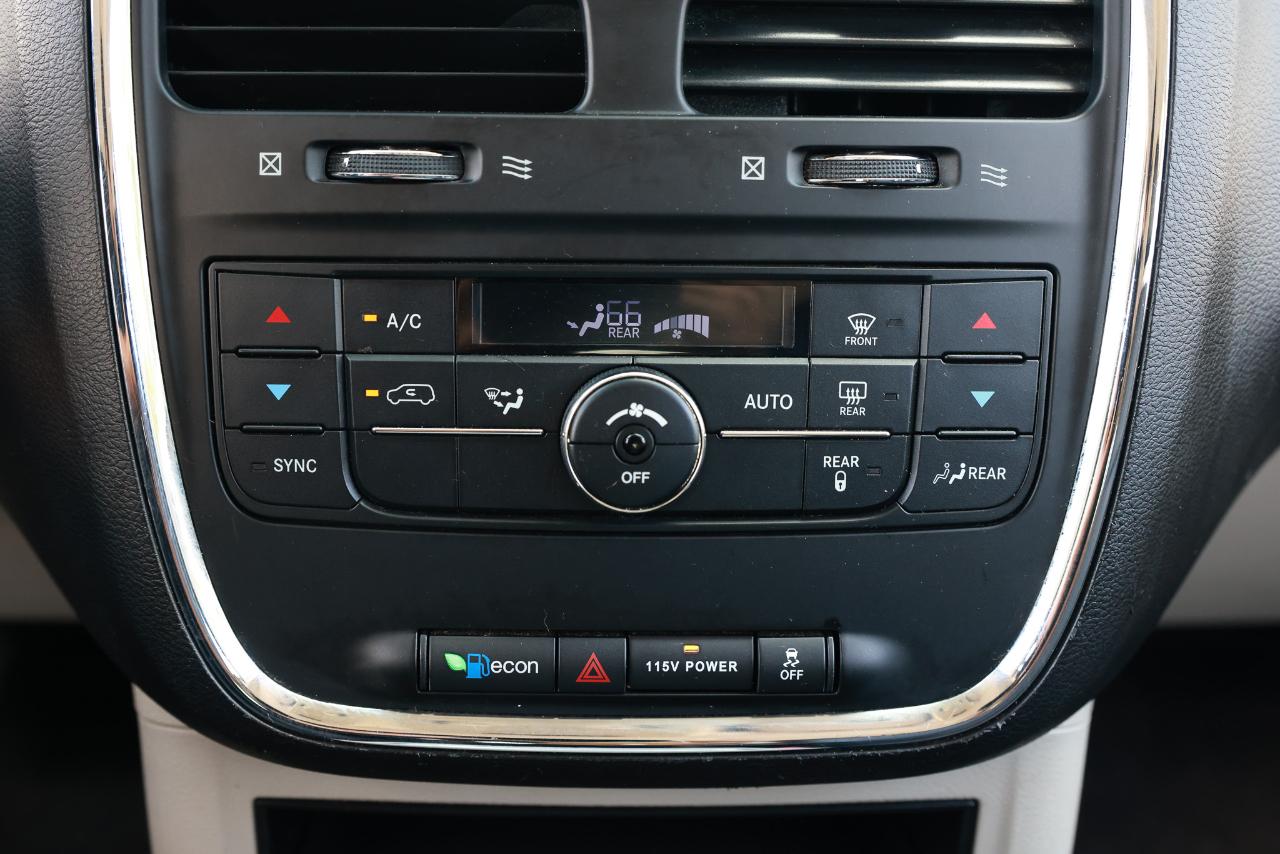 Chrysler Town & Country  2013
