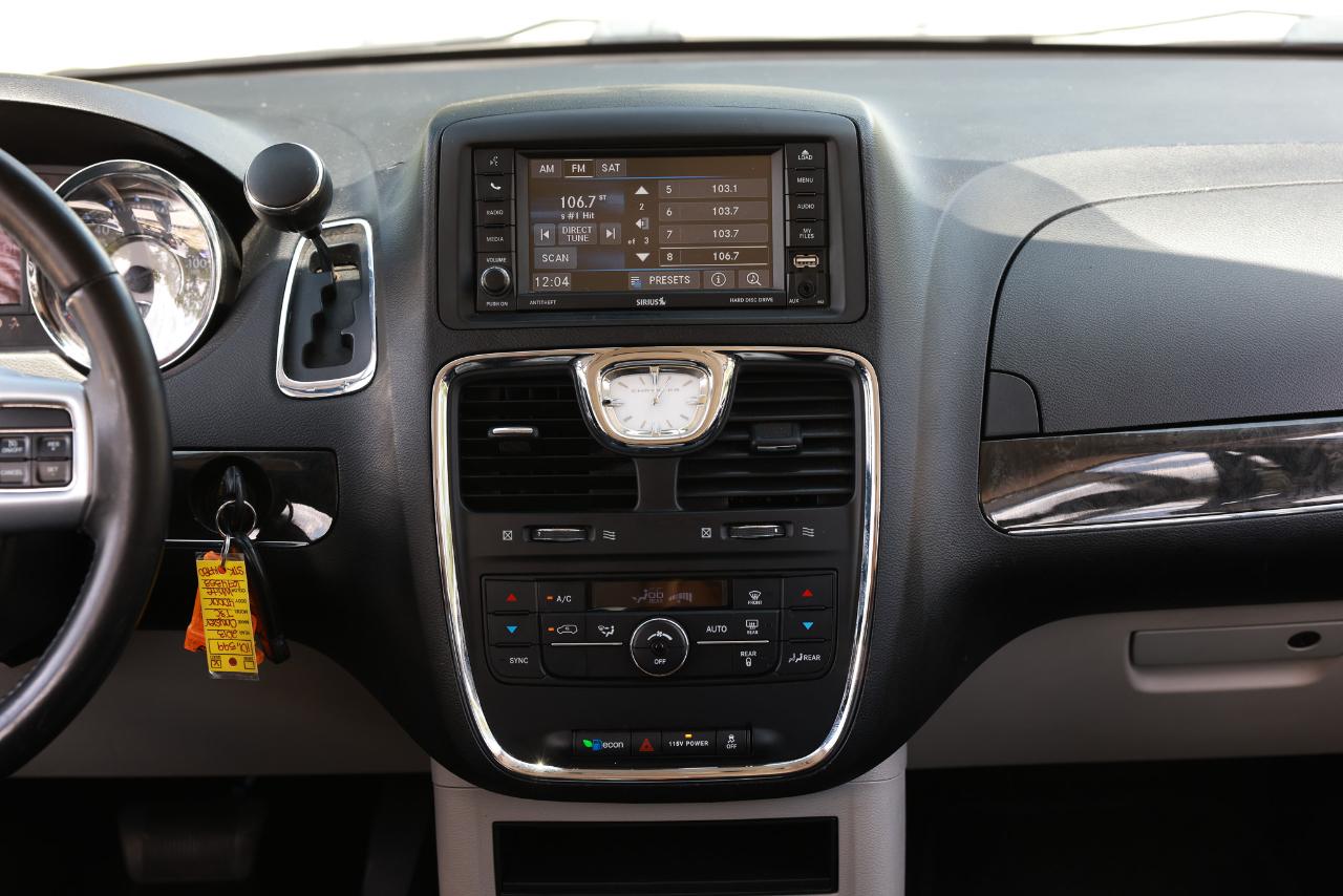Chrysler Town & Country  2013