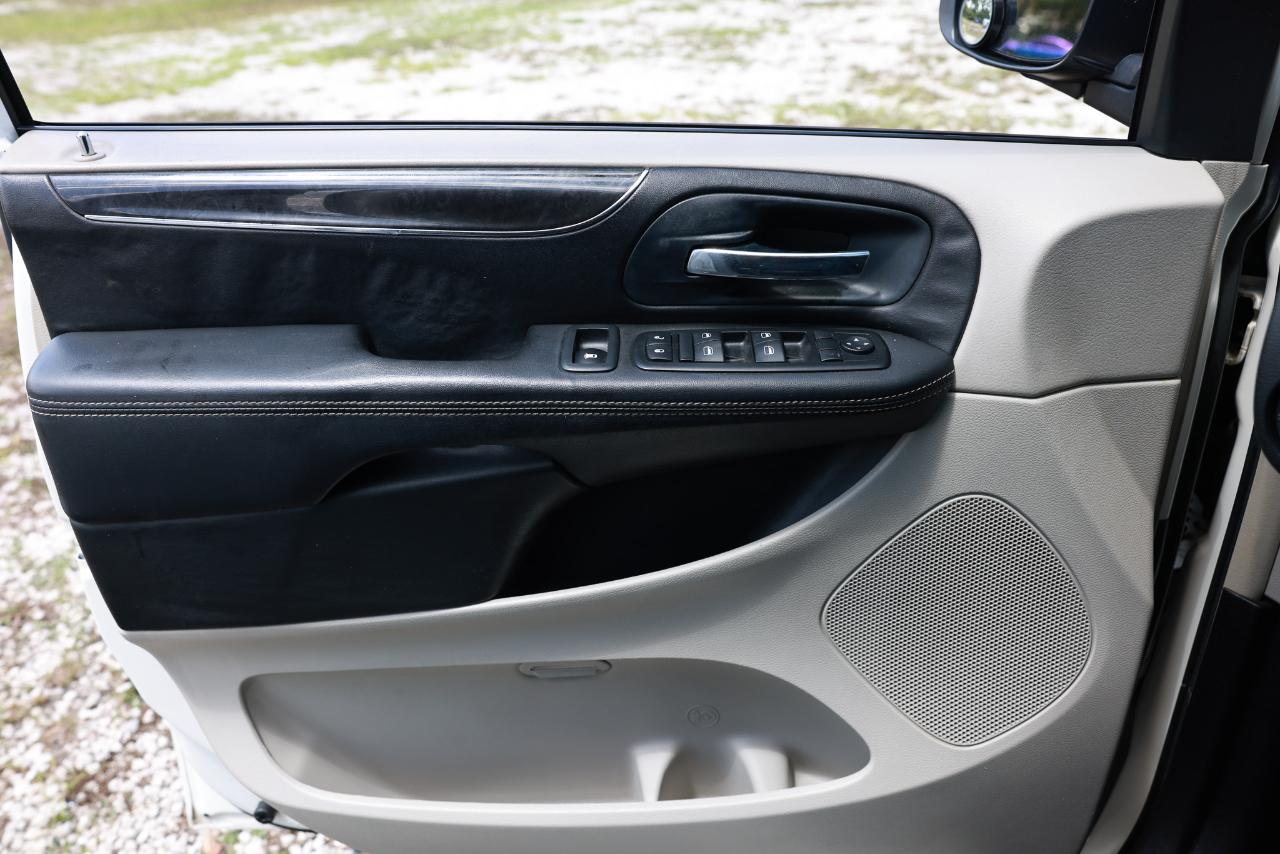 Chrysler Town & Country  2013