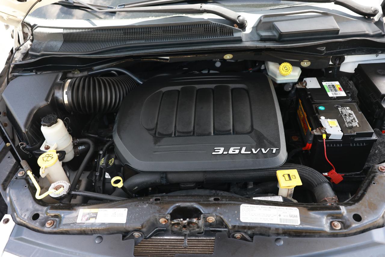 Chrysler Town & Country  2013