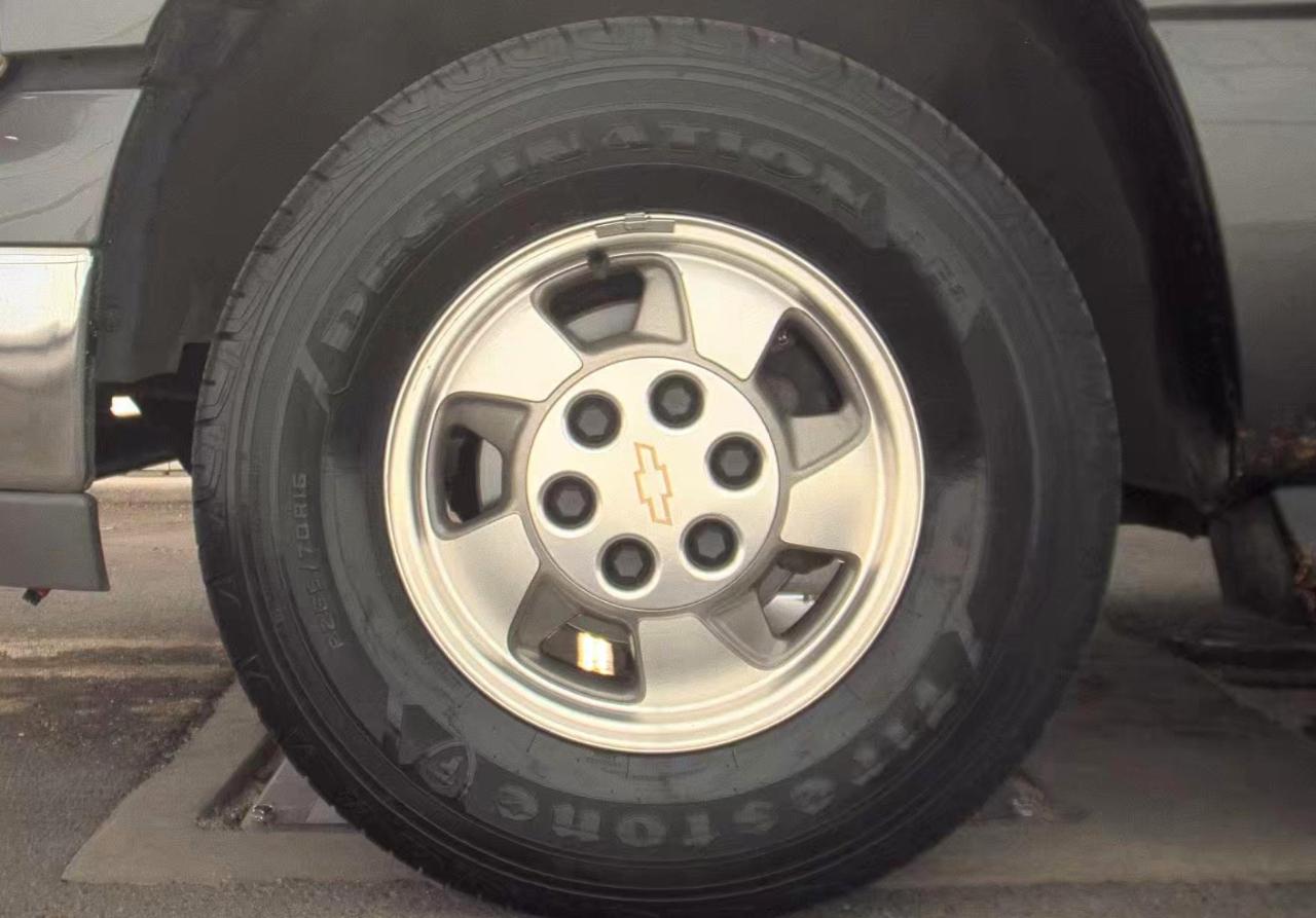 Chevrolet Tahoe  2002
