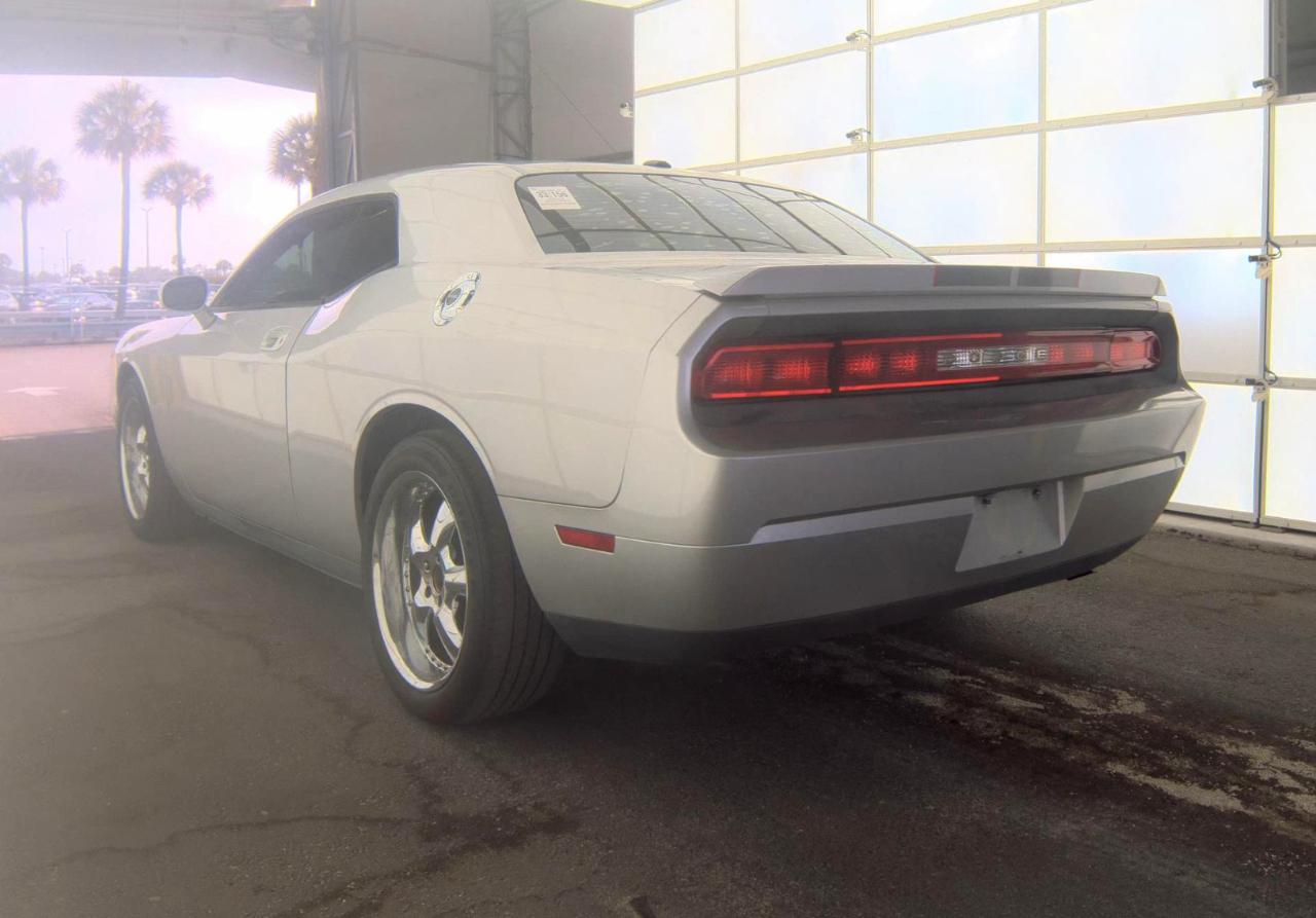 Dodge Challenger  2010