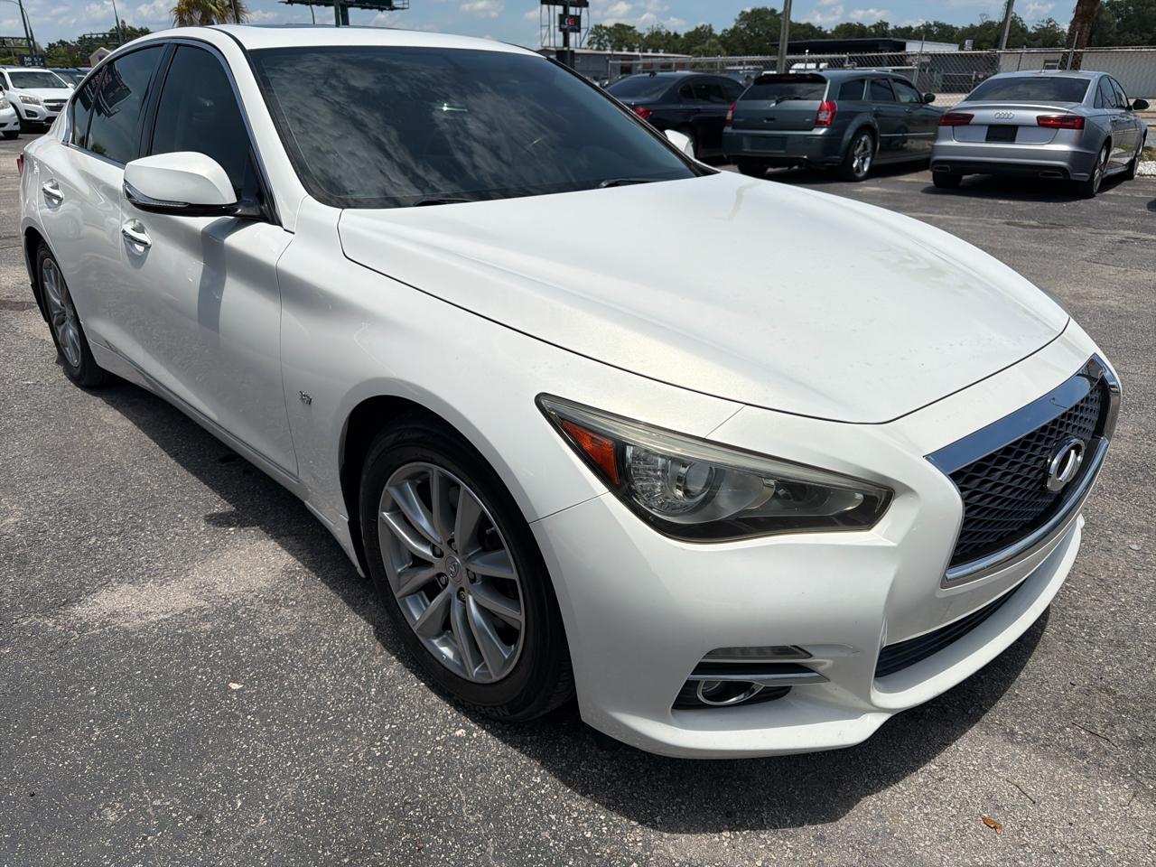 Infiniti Q50 Premium 2014