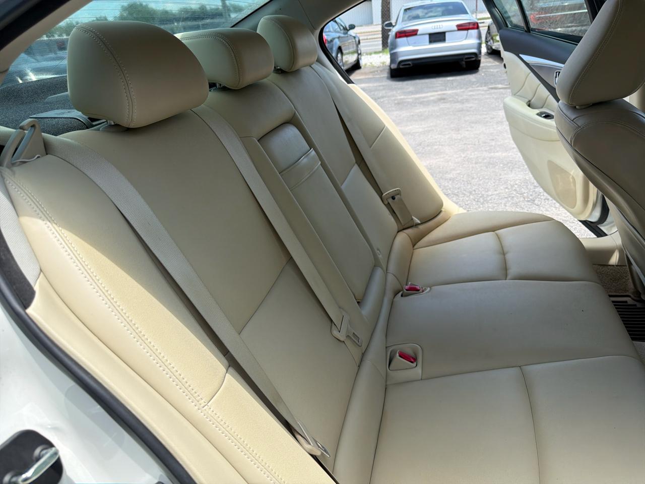 Infiniti Q50 Premium 2014