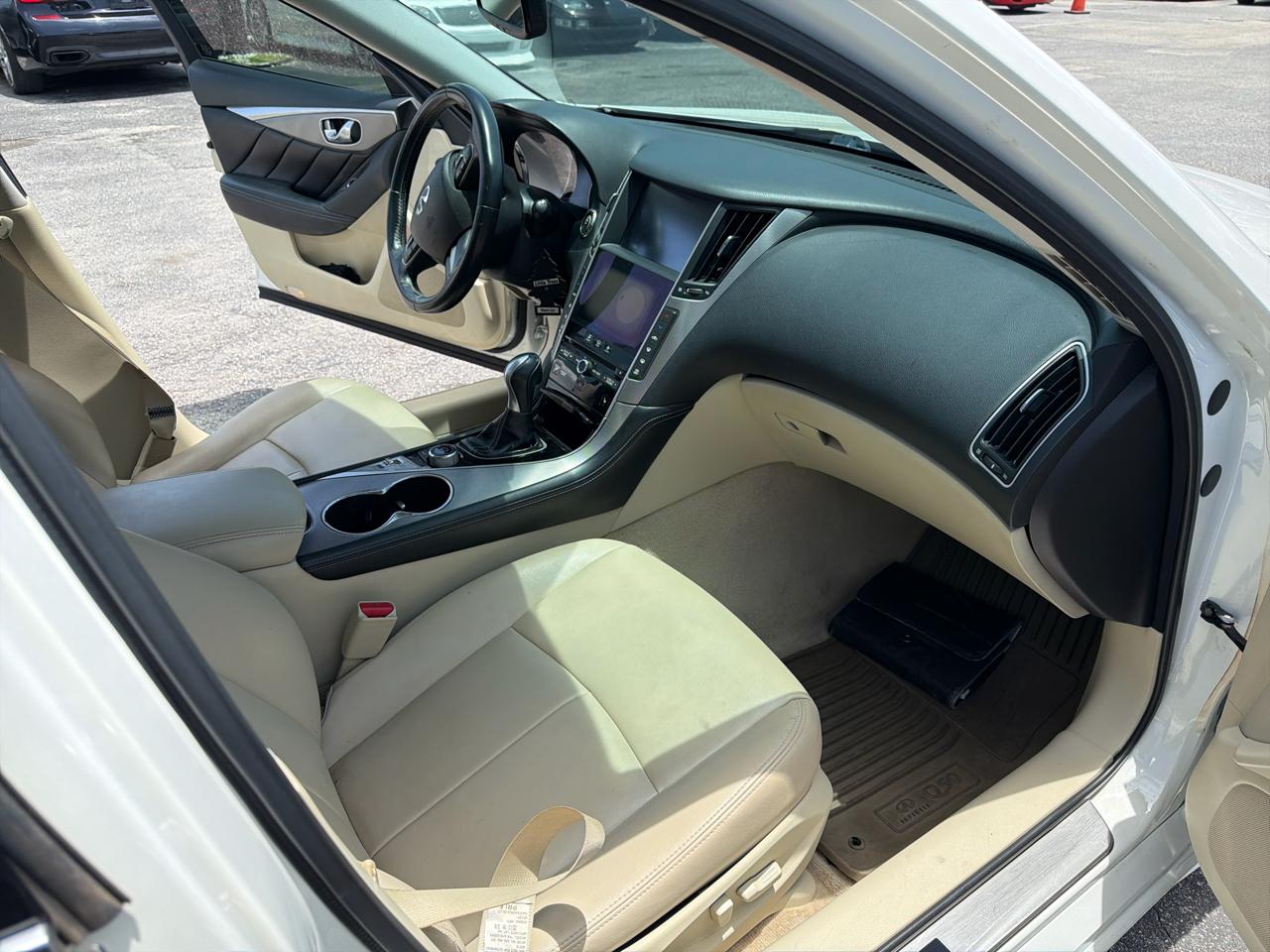 Infiniti Q50 Premium 2014