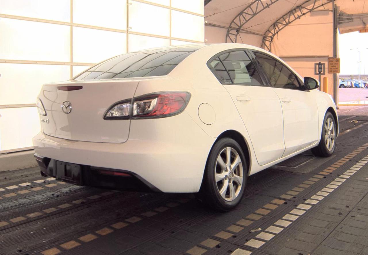 Mazda MAZDA3  2011