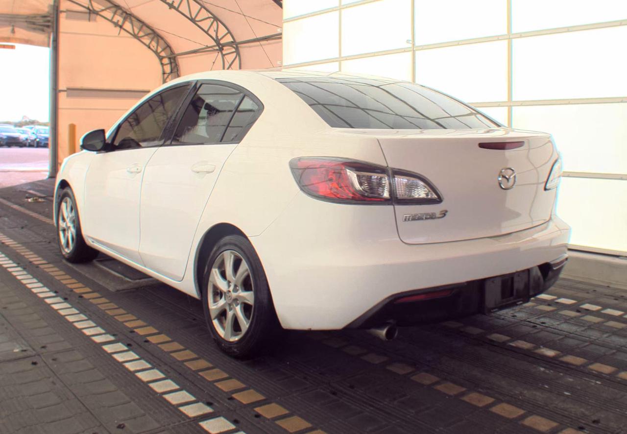 Mazda MAZDA3  2011