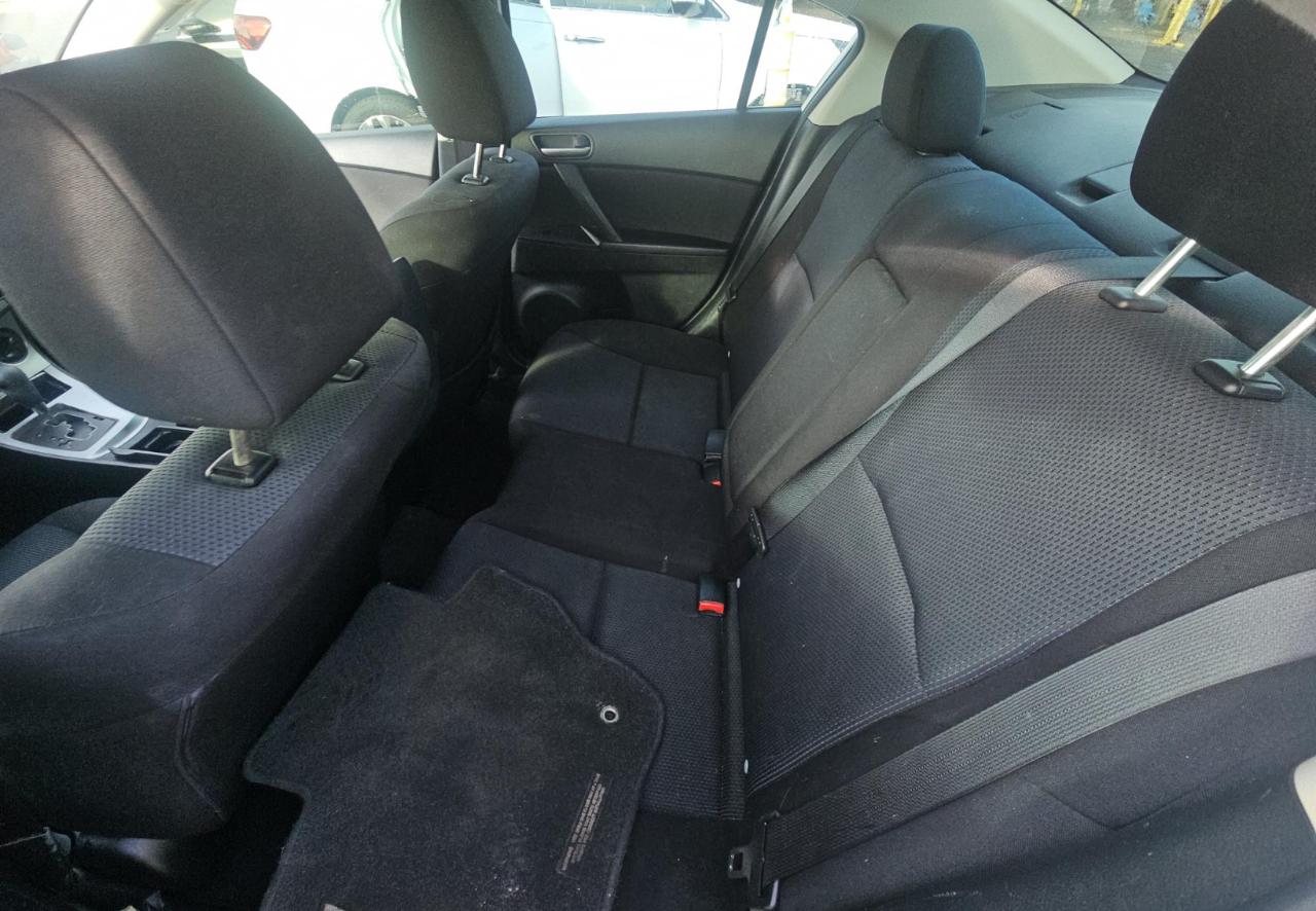 Mazda MAZDA3  2011
