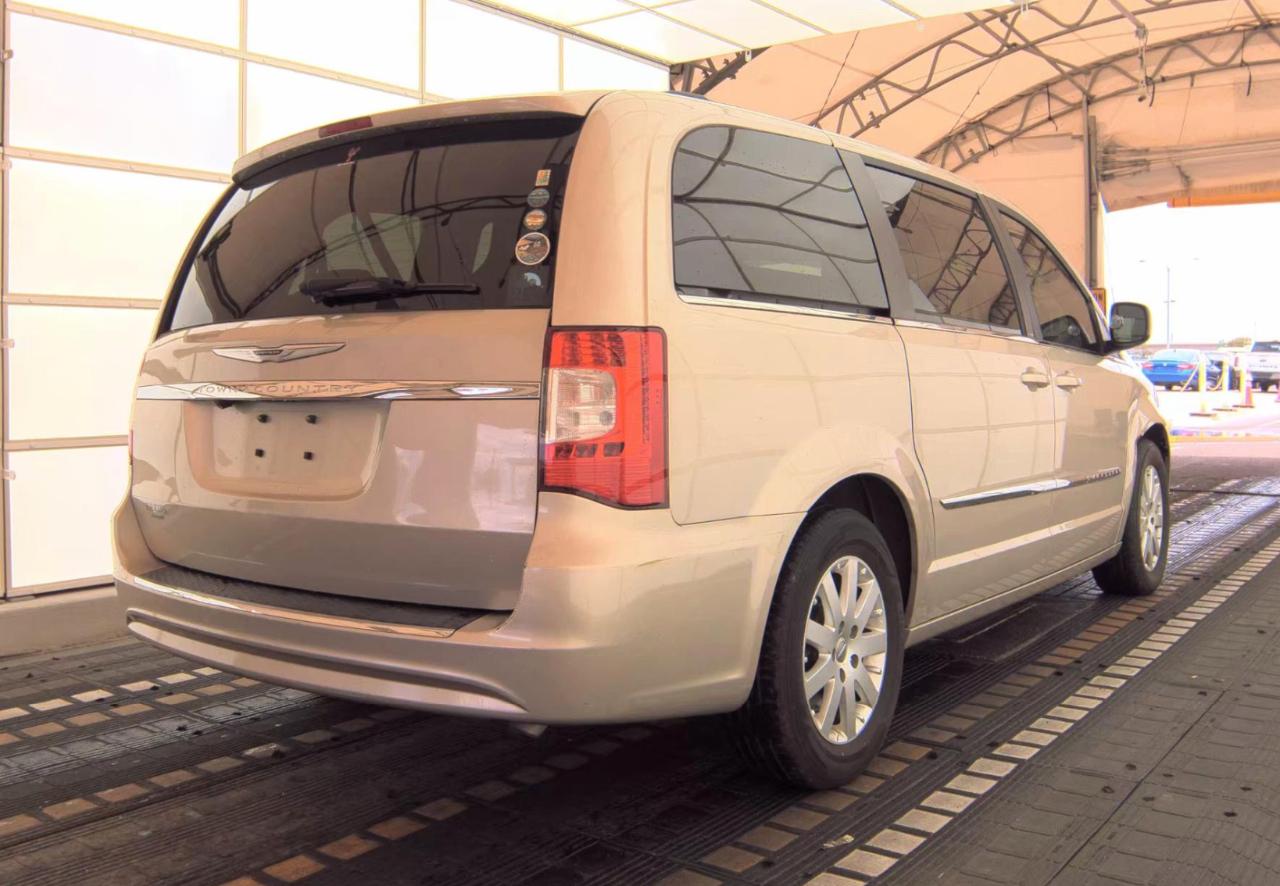 Chrysler Town & Country  2013