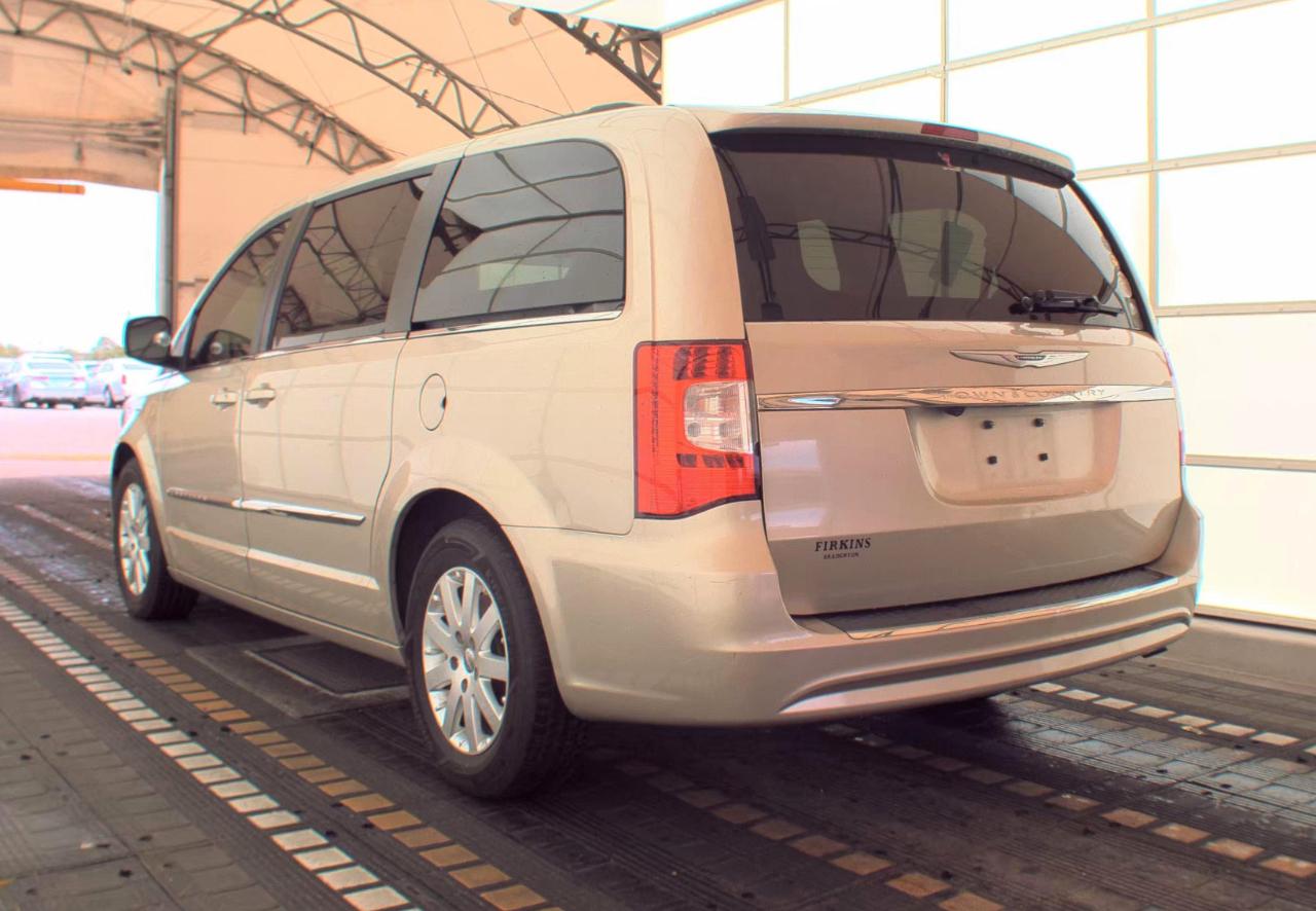 Chrysler Town & Country  2013