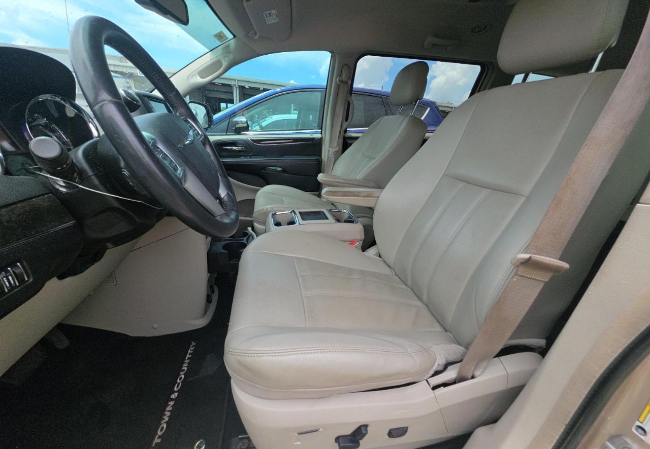 Chrysler Town & Country  2013