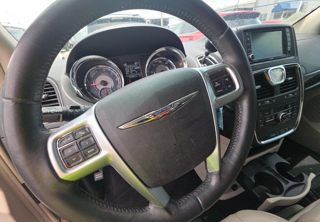 Chrysler Town & Country  2013