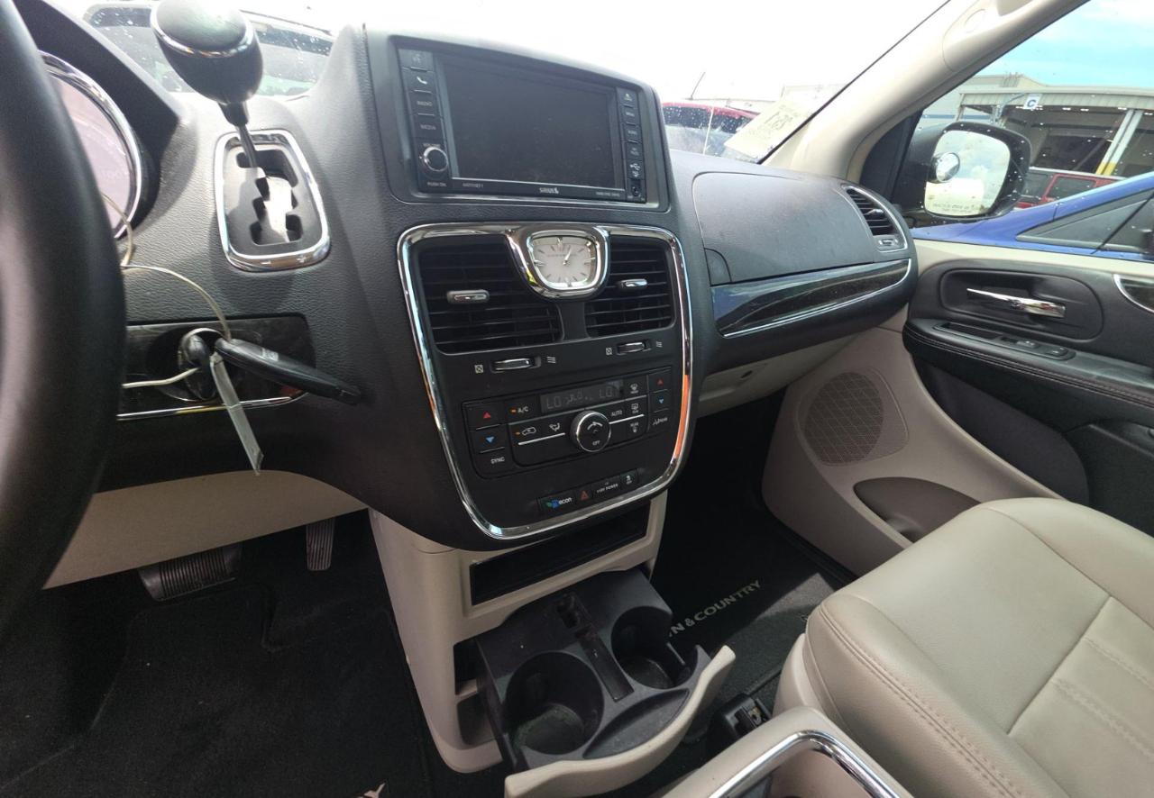 Chrysler Town & Country  2013