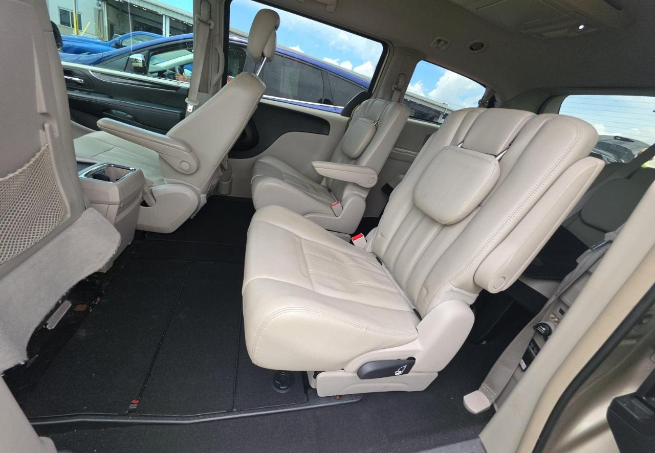 Chrysler Town & Country  2013
