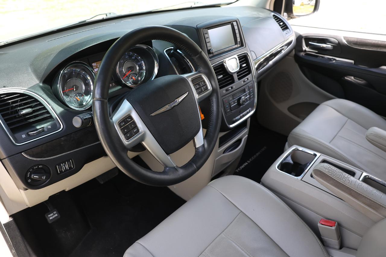 Chrysler Town & Country  2013