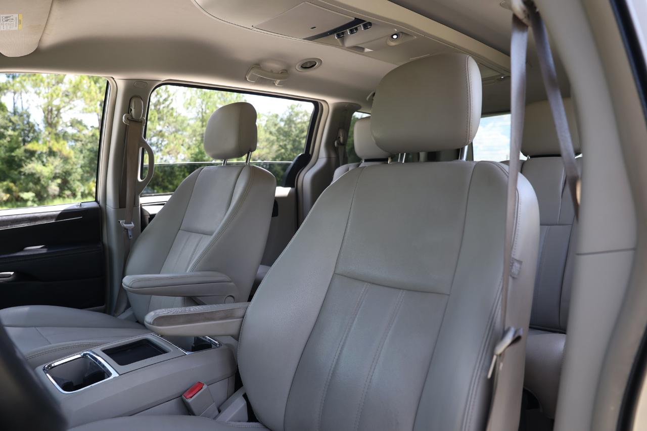 Chrysler Town & Country  2013