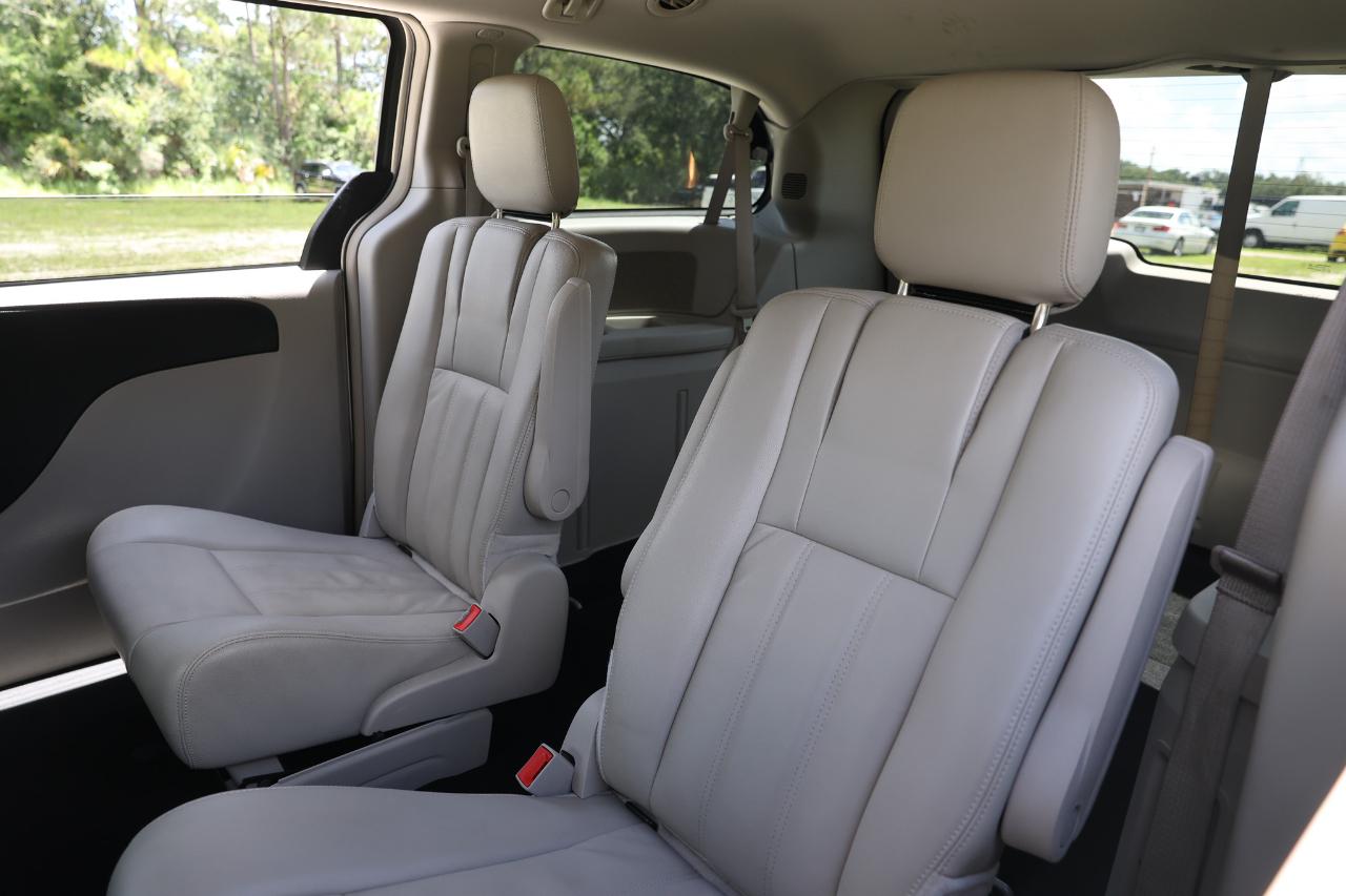 Chrysler Town & Country  2013