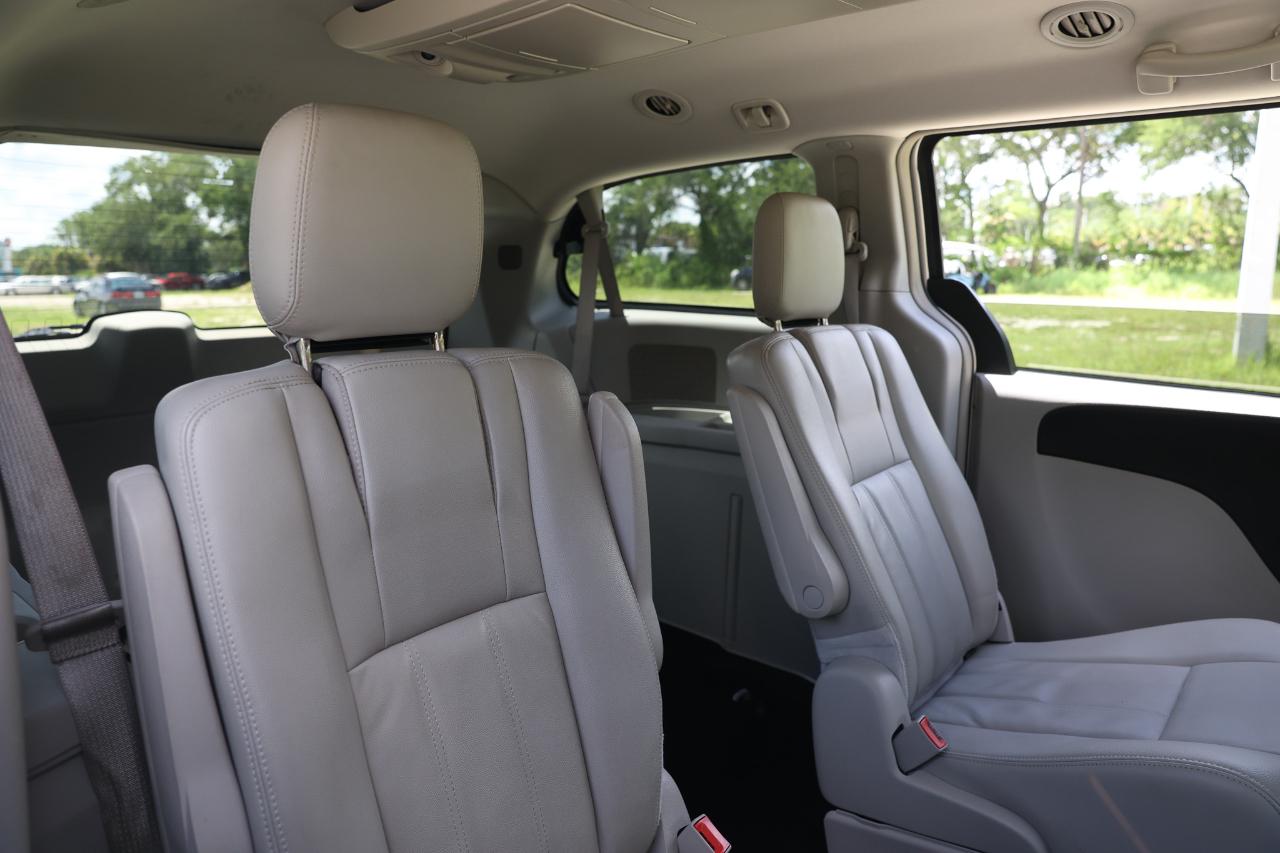 Chrysler Town & Country  2013