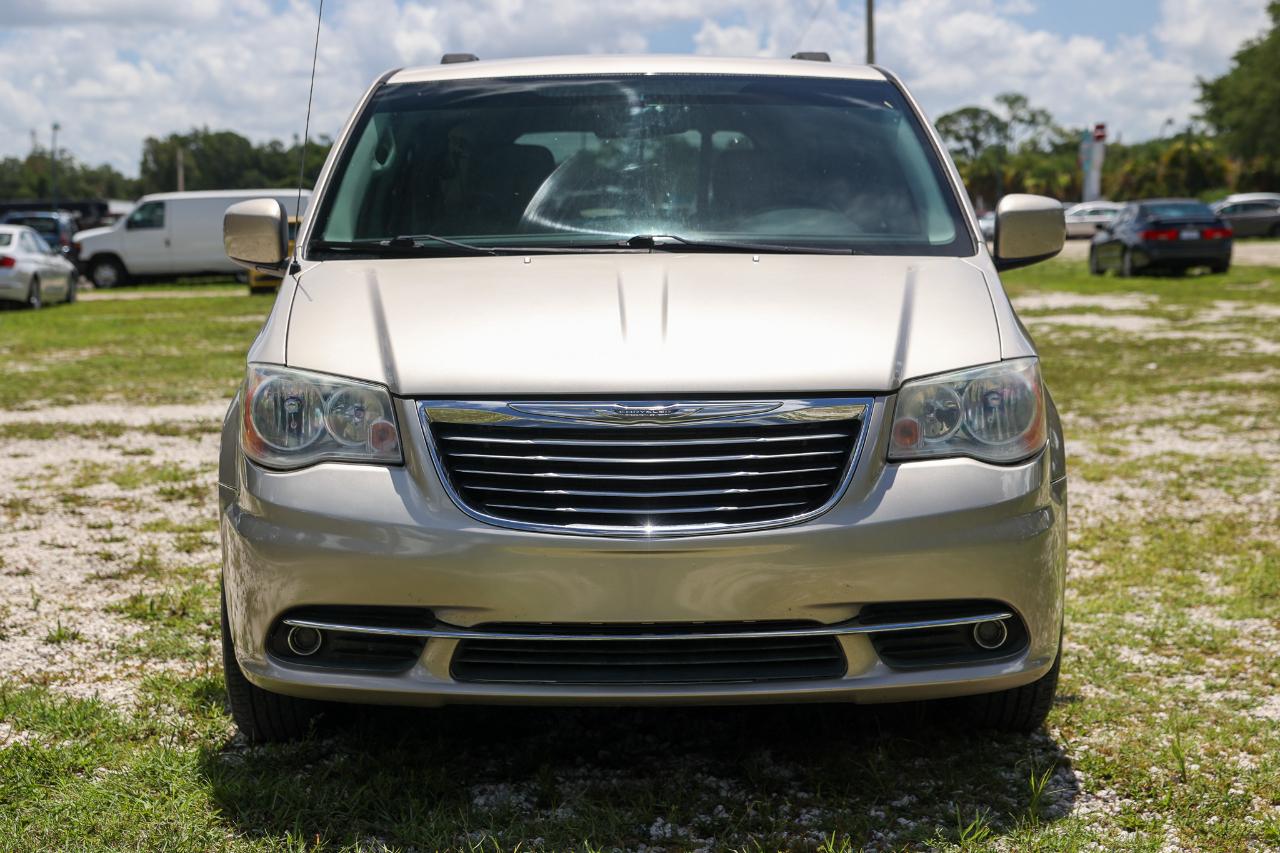 Chrysler Town & Country  2013