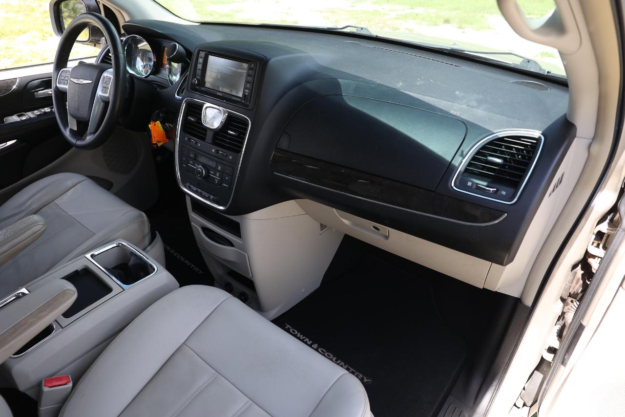 Chrysler Town & Country  2013