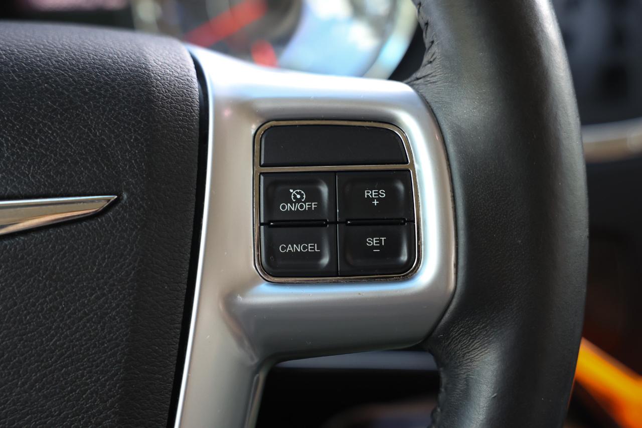 Chrysler Town & Country  2013